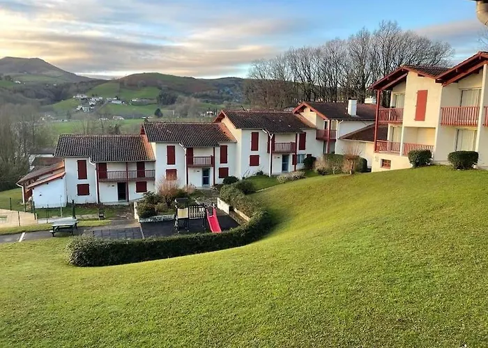 Hosta Piscine Vue Montagnes Souraïde